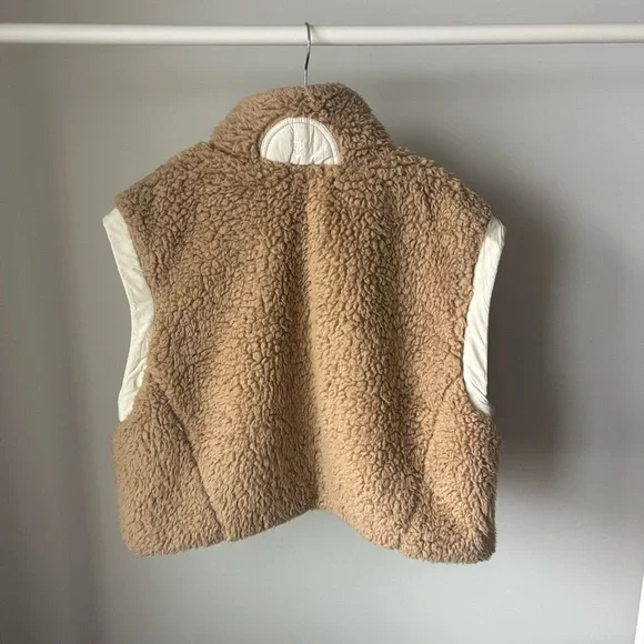 FP Movement Highline Reversible Sherpa Vest - Picture 2 of 13